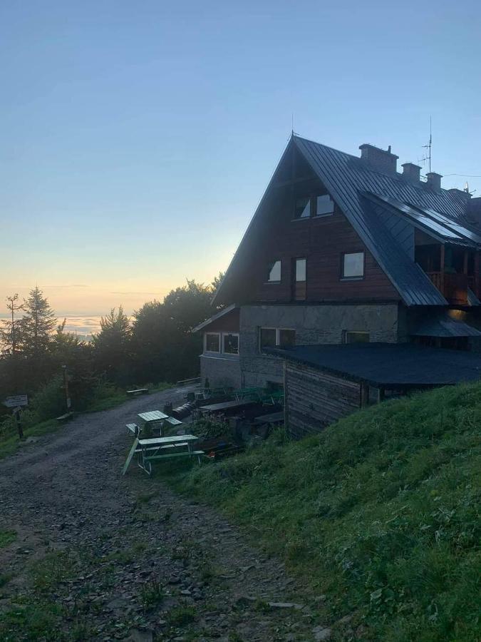 Schronisko Gorskie Pttk Na Jaworzynie Krynickiej Krynica Zdroj Buitenkant foto